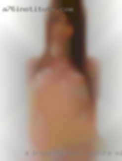 A brunette Girl mature with women a big bum!