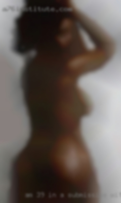Am 39 in a submissive with swingers role.