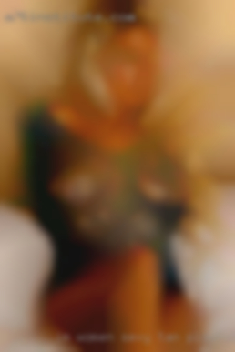 I'm women sexy, tan, playful and fun.