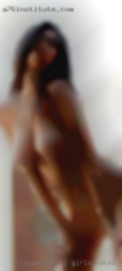 Super chill girls naked and discrete near Clarksville.